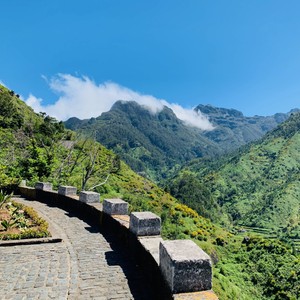 Serra de água , jeden z punktów widokowych, który odwiedzamy podczas wycieczki zachodniej .
#maderaryszardbaraban #madeira #madera #ryszardmadera #góry #przewodnik #polskiprzewodniknamaderze #natura #naturephotography #nature #naturelover #portugalia #portugal #visitmadeira #polskadziewczyna #polskichlopak #warsawgirl #warsawboy #wakacje #travelgram #photo #photooftheday #instatravel #punktwidokowy #lovemadeira