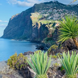 Dzisiaj wycieczka Zachód . Widok z punktu widokowego Ilhéu na Cabo Girão 580m najwyższy klif Europy.
Zapraszam ☀️
#maderaryszardbaraban #madera #madeira #madeiranowordsneeded #madeiraisland #lovemadeira #polskiprzewodniknamaderze #ryszardmadera #wycieczki #photo #photooftheday #foto #travelfoto #fototravel #portugal #portugalia #nature #natura #instatravel #travelgram #polskadziewczyna #polskichlopak #warsawgirl #warsawboy #wakacje #przyroda #widoki #camaradelobos #guide