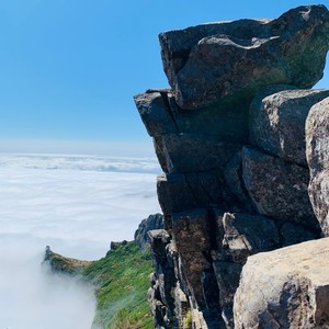 Wycieczka wschód i przepiękny widok z Pico do Arieiro 1810m
#maderaryszardbaraban #madera #ryszardmadera #madeira #polskiprzewodniknamaderze #visitmadeira #madeiranowordsneeded #przewodnik #guide #travel #photography #foto #portugal #portugalia #polskadziewczyna #polskichlopak #warsawgirl #warsawboy #travelgram #instatravel #wakacje2021 #montain #natura #nature #widoki #góry