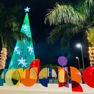 Mikołaj wolnymi krokami zbliża się , w Funchal atmosfera swiateczna i 1 milion 600 tysięcy światełek będzie nas wprowadzało w świąteczno-noworoczny nastrój. Zapraszamy 💫
#maderaryszardbaraban #madera #madeira #visitmadeira #wycieczki #przewodnik #ryszardmadera #swieta #funchal #swiatelka #portugal #portugalia #wycieczkipomaderze #polskiewycieczkipomaderze #travelgram #instatravel #polskadziewczyna #polskichlopak #wakacje