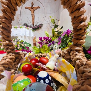 Życzę radosnych i spokojnych Świąt Wielkanocnych, pełnych ciepła i nadziei. Niech ten wyjątkowy czas przyniesie wiele szczęścia i pomyślności. Życzę smacznego jajka oraz miłych spotkań w gronie najbliższych. Oby te święta były dla Państwa źródłem odpoczynku i wytchnienia🐣#maderaryszardbaraban #polacynamaderze #wielkanoc #polskiprzewodnikpomaderze #madera #visitmadeira #madeira #wakacje #polskadziewczyna #polskichlopak